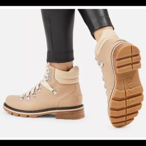 Sorel Waterproof Boots - Light pink/ beige, size 12 Women